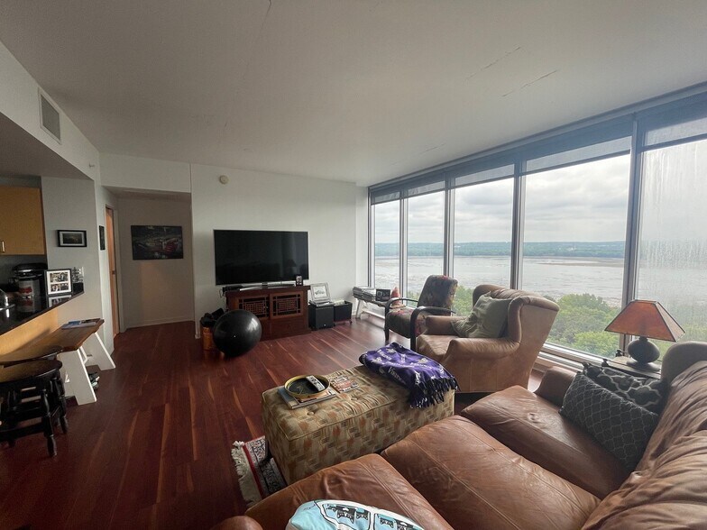 Building Photo - 8151 33rd Ave S