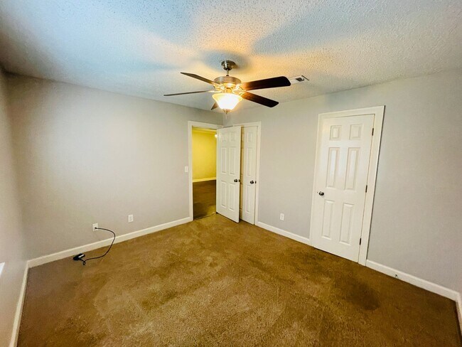 Building Photo - 2BR/2BA FOR RENT