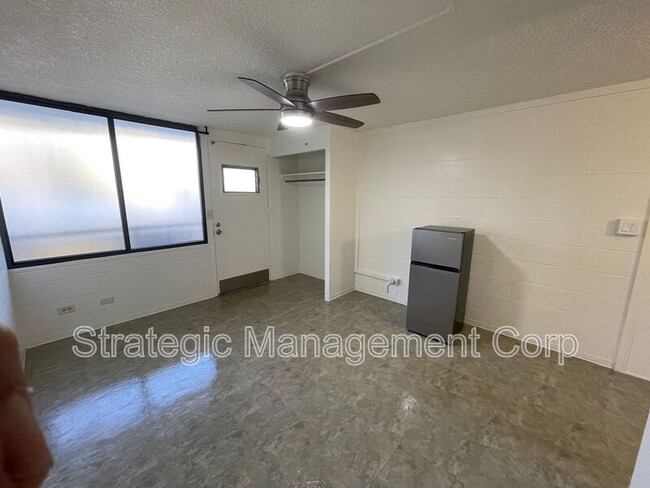 Primary Photo - 1301 Lusitana St