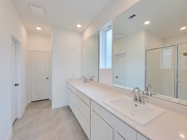 Building Photo - 17850 Aile Pierre Pass