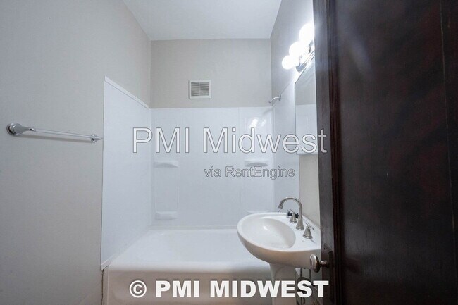 Building Photo - 3505 N Pennsylvania St