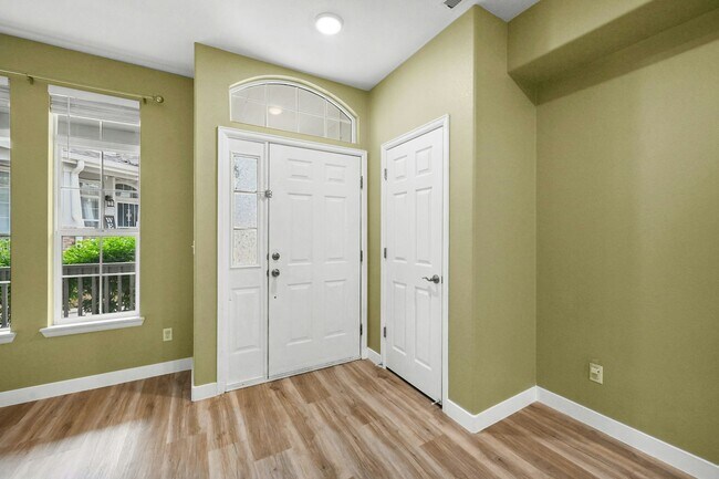 Building Photo - 8417 Stonybridge Cir