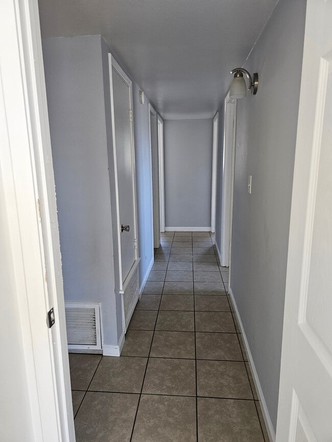 Building Photo - 739 W Padre Kino Dr