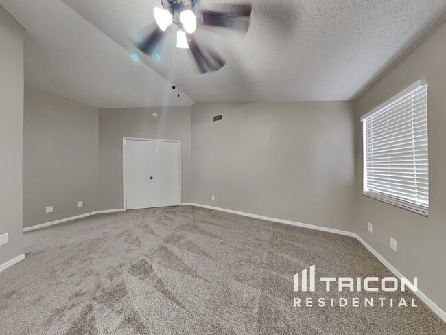 Building Photo - 15130 Heathridge Dr