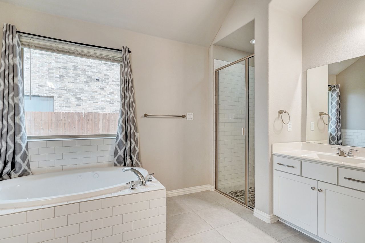 Building Photo - 213 Mindy Way