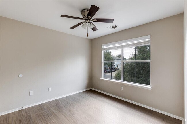 Building Photo - 11812 Lima Dr