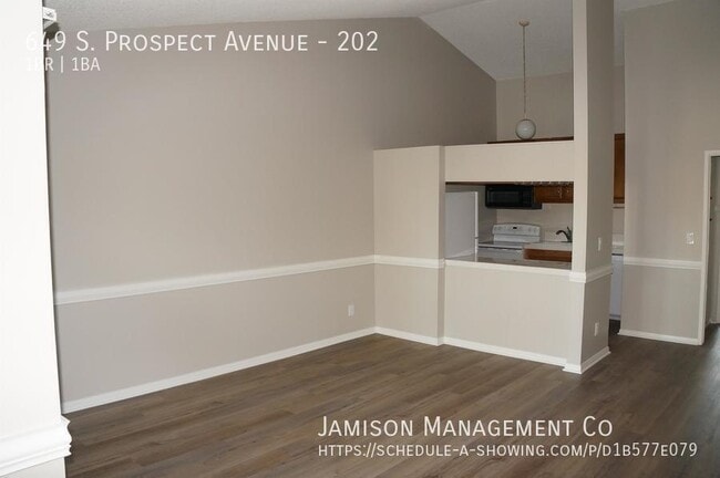 Building Photo - 649 S Prospect Ave