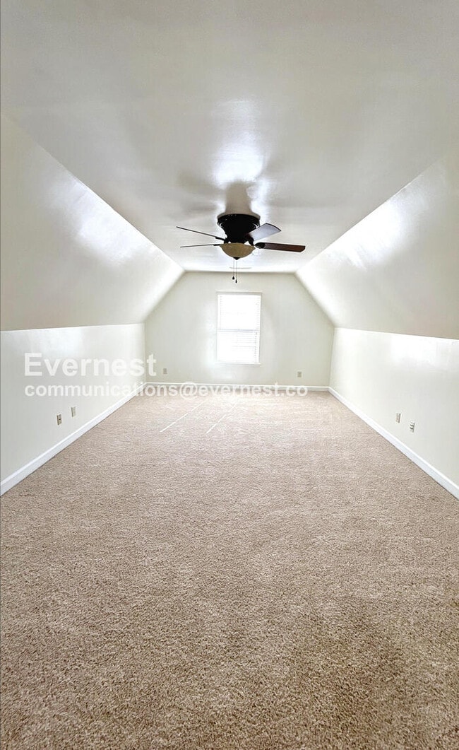 Building Photo - 281 Chapel Hill Trail