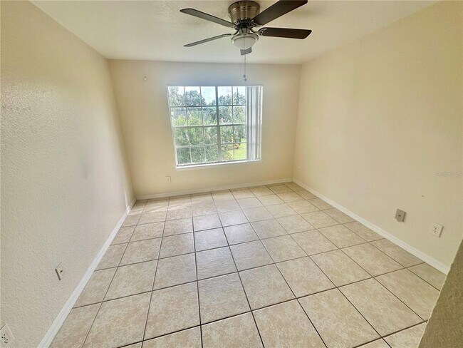 Building Photo - 2550 N Alafaya Trail