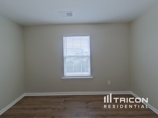 Building Photo - 941 Lynnview Ct