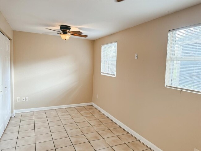 Building Photo - 315 Thornton Ln
