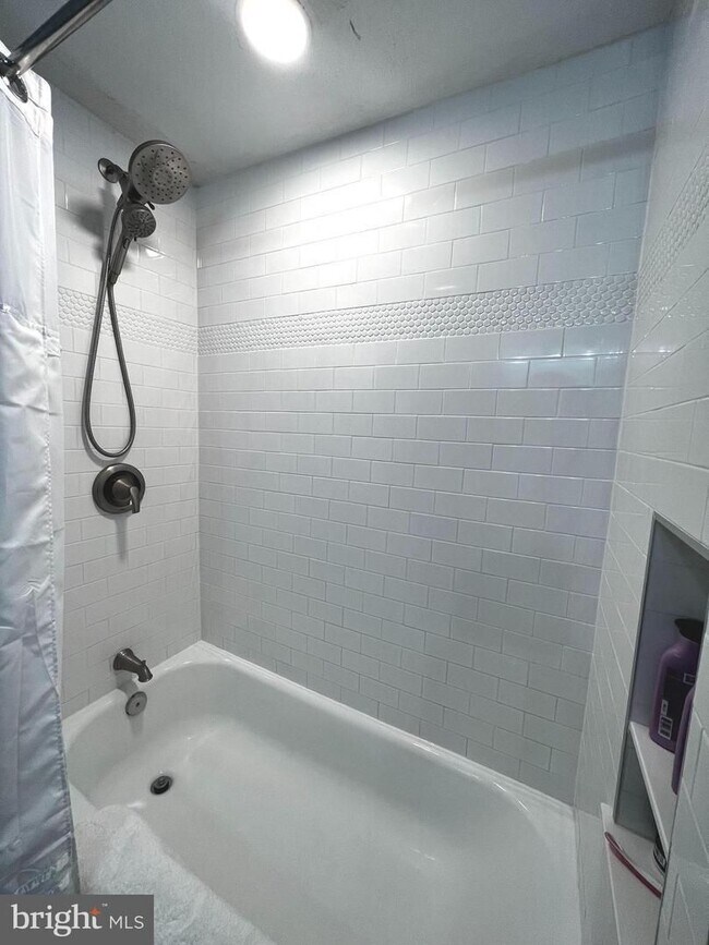 Building Photo - 21 S Church St