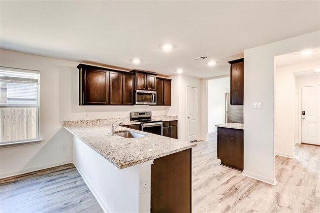 Building Photo - 18744 Speculator Ln