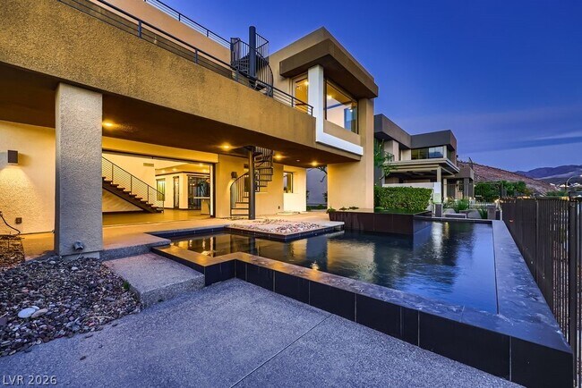 Building Photo - 917 Vegas View Dr