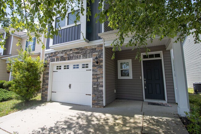 Building Photo - 106 Shumard Oak Ct