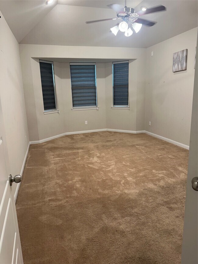 Building Photo - 1617 Darwin Cedar Dr