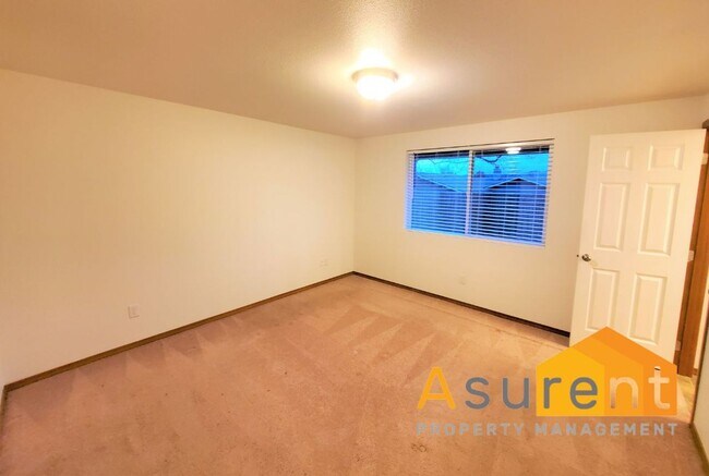Building Photo - Great 3 Bed 2 Bath Medford Home Available Soon!