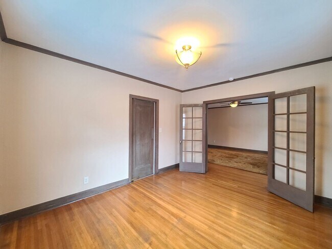 Building Photo - 2230 W Pacific Ave