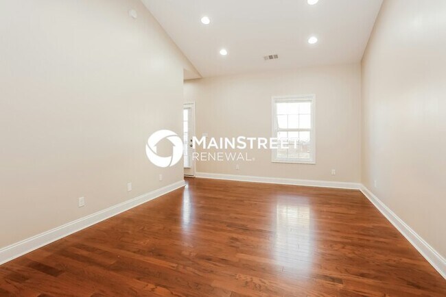 Building Photo - 3 Bedroom Pet-Friendly Home in Corryton, TN with Main Street Renewal