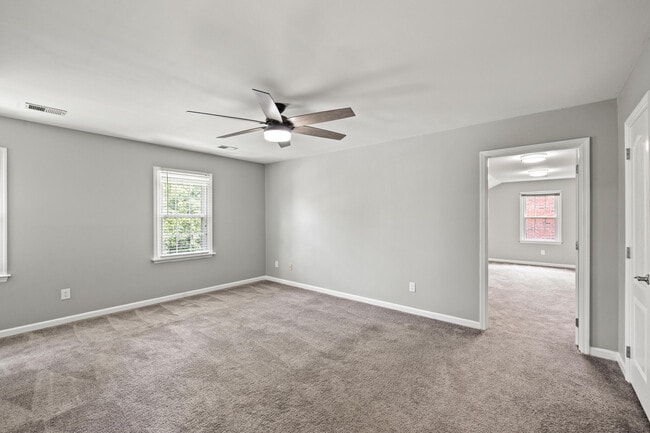 Building Photo - 2152 Sallee Dr