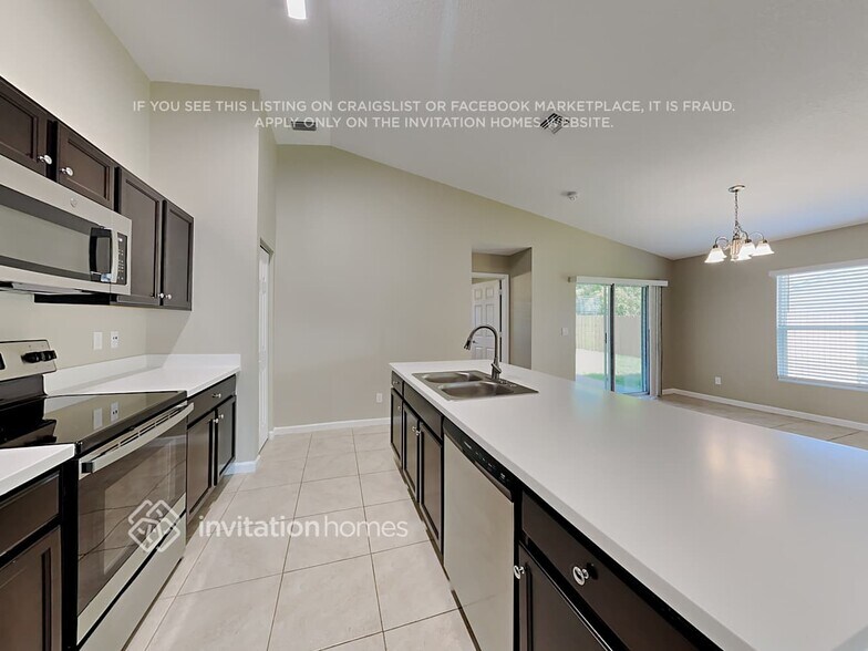 Building Photo - 4310 SW Darwin Blvd