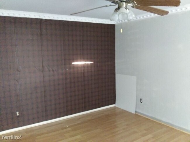 Building Photo - 8901 S Braeswood Blvd