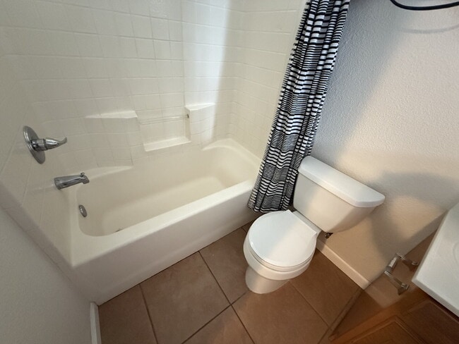 Building Photo - Spacious 4 Bedroom 2 Bath Home Nestled in ...