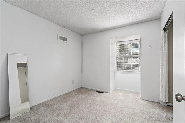 Building Photo - 12808 W 108th St