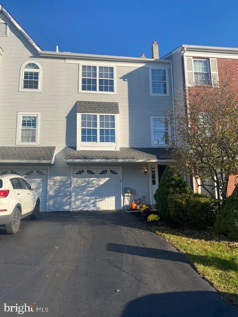 Building Photo - 1125 Cathedral Ln