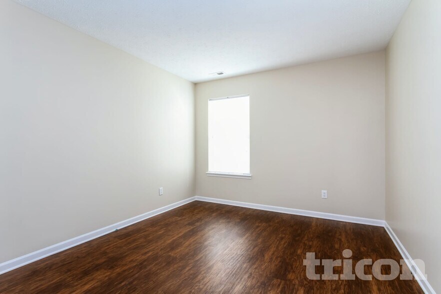 Building Photo - 2313 Real Quiet Dr
