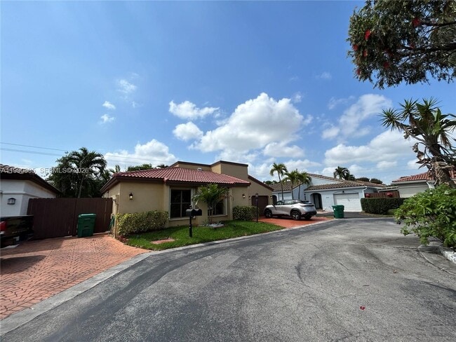 Building Photo - 8910 SW 4th Ln