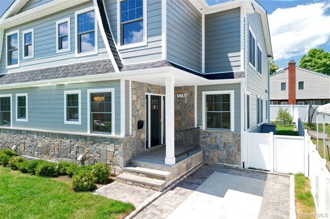 Building Photo - 37 Corchaug Ave