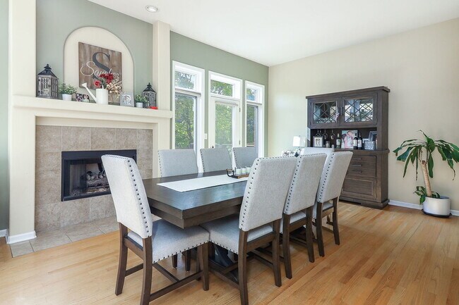 Building Photo - 961 W Spencer Ct