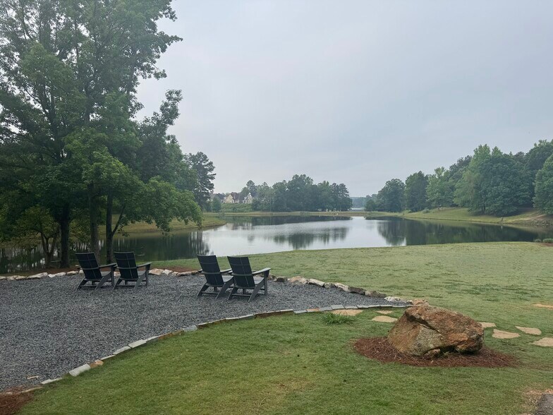 Building Photo - 163 Champlain Rd