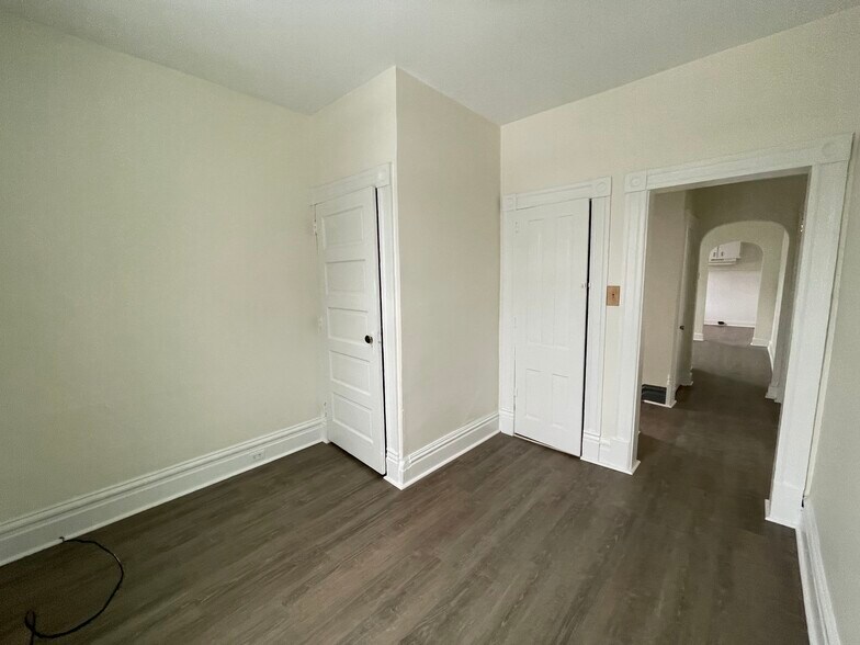 Building Photo - 16 Edgwood St