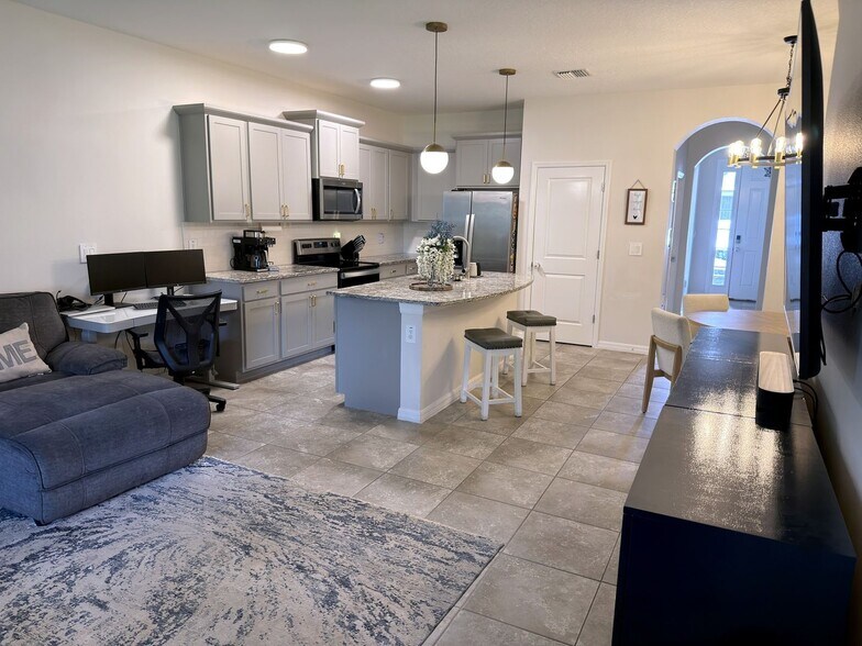 Building Photo - 6604 Serenity Fall Ln