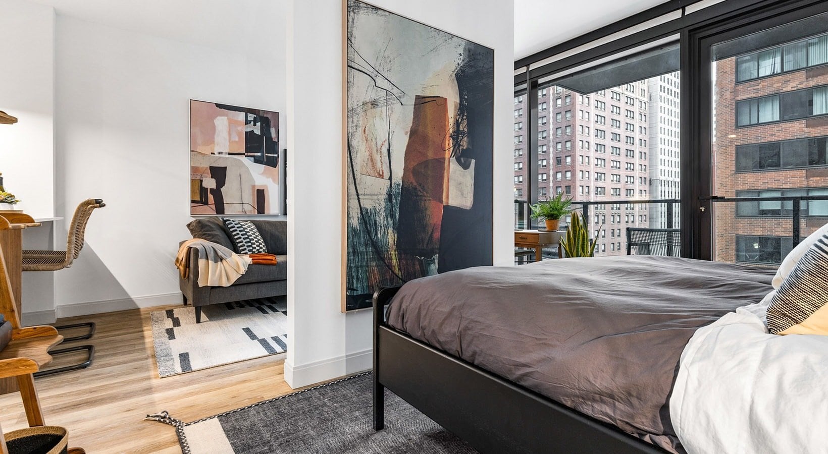 Building Photo - 515 N St Clair St