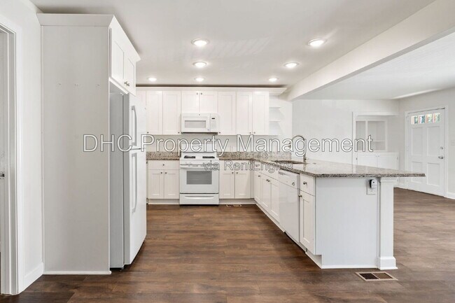 Building Photo - 1421 Cobb Branch Dr