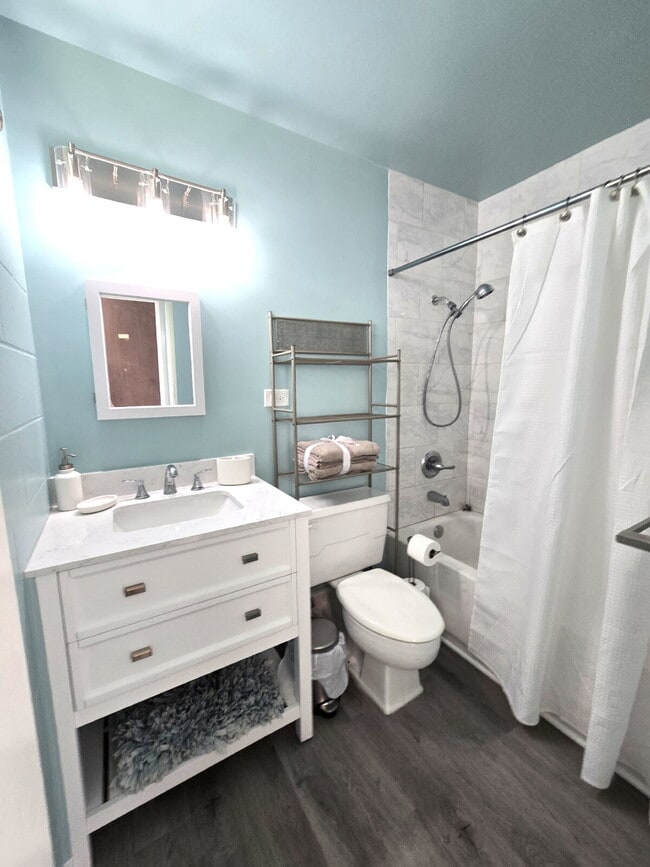 Primary Photo - Renovated Furnished Studio in Salt Lake near Airport