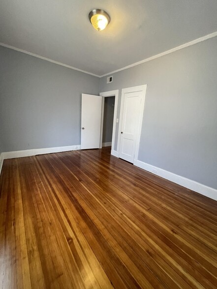 Building Photo - 16 Wallingford Rd