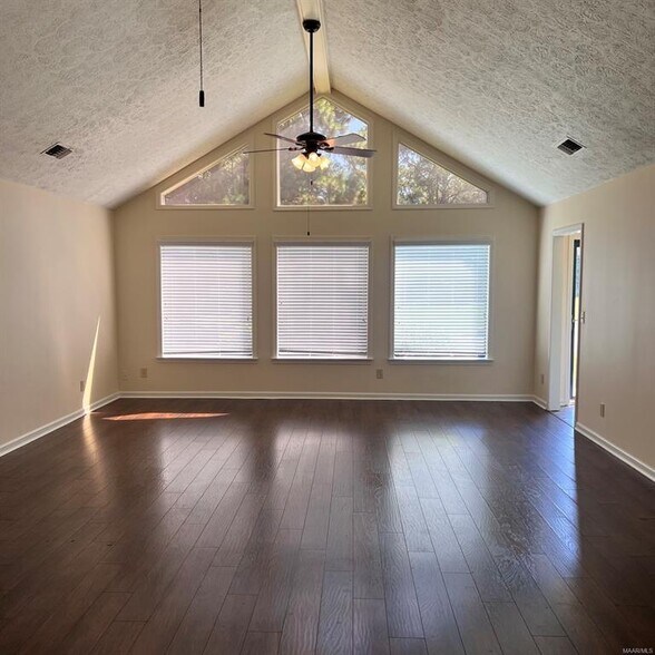 Building Photo - 5416 Handel Dr