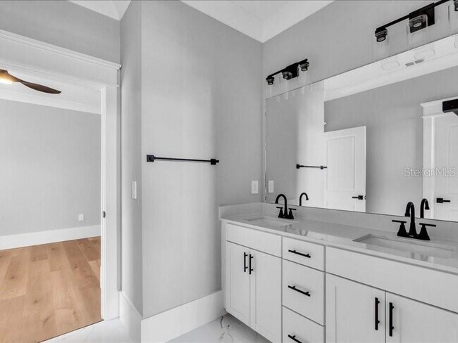 Building Photo - 15254 Sea Salt Wy