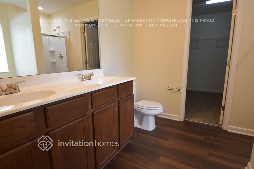 Building Photo - 120 Woodcreek Ln