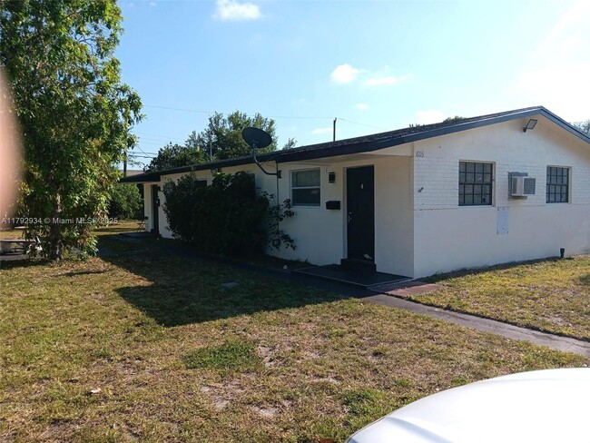 Primary Photo - 605 NW 4th Ct