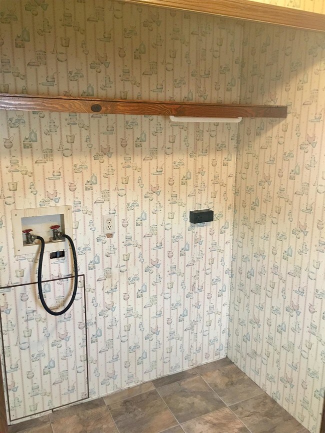 Building Photo - 807 Edgemont Ave