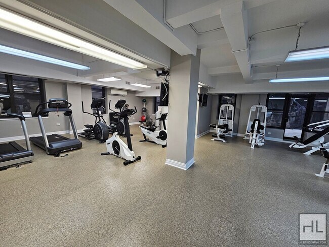 Building Photo - Spacious 2-Bedroom in Midtown East | 7th F...