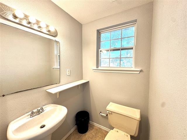Building Photo - 1415 Abelia St