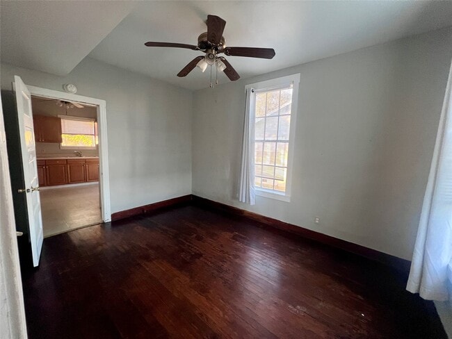 Building Photo - 621 Harrison Ln