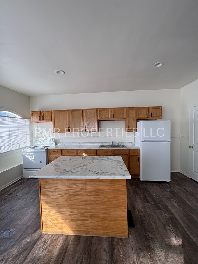 Building Photo - 1207 S 33rd St