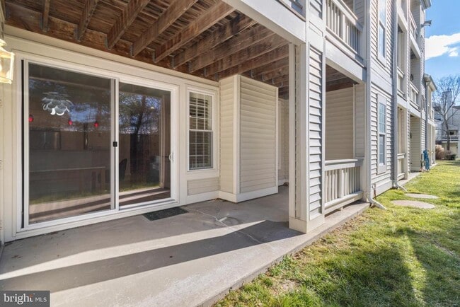 Building Photo - 6944 Ellingham Cir